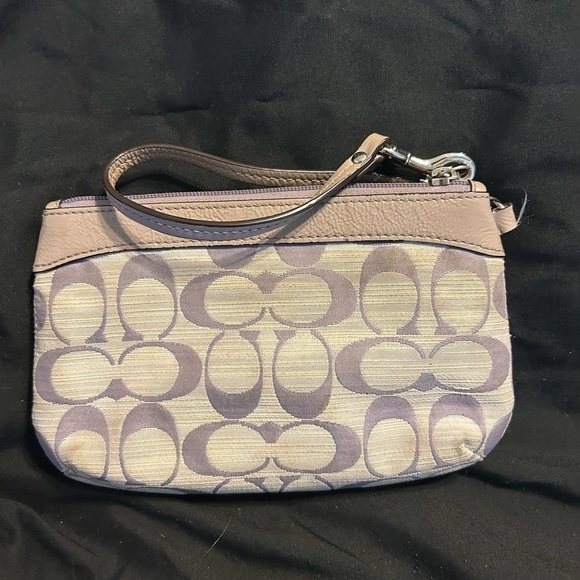 Coach wristlet - Picture 2 of 3